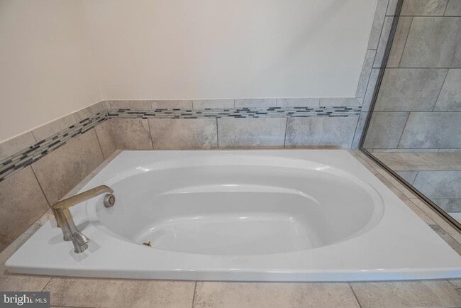 Building Photo - 7960 -B Potter Pl