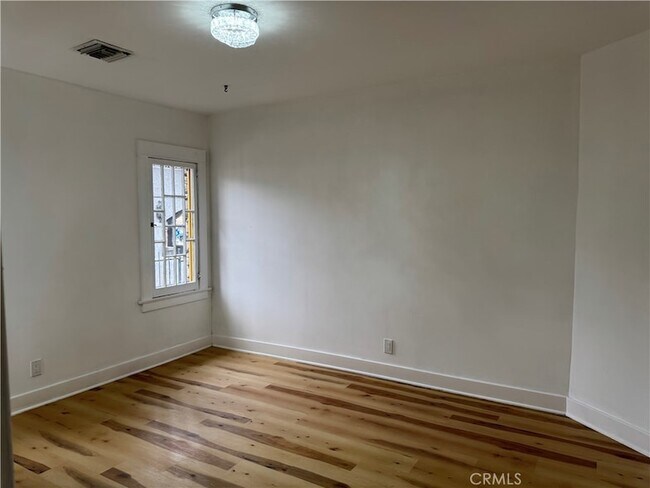 Building Photo - 310 N Alexander St