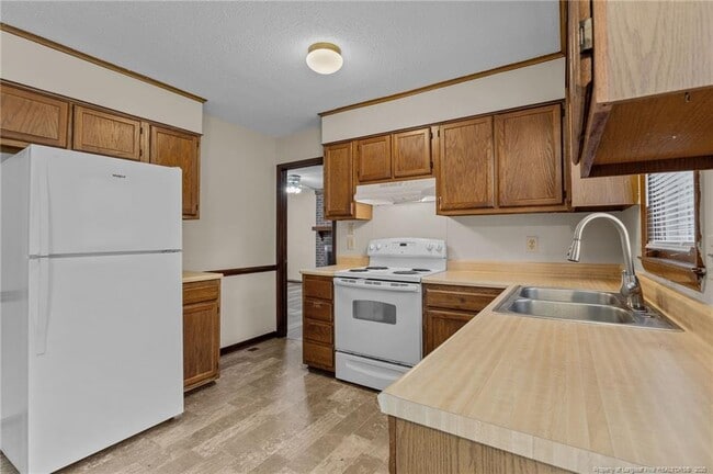 Building Photo - 6673 Vaughn Rd