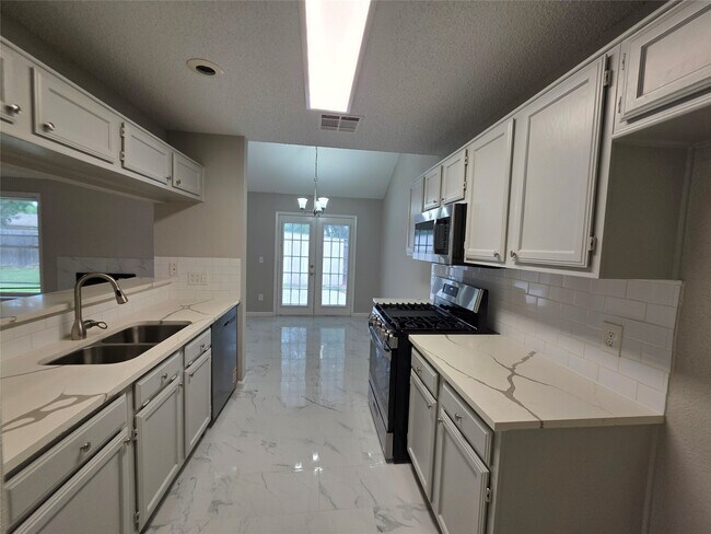 Building Photo - 3127 E Heatherock Cir