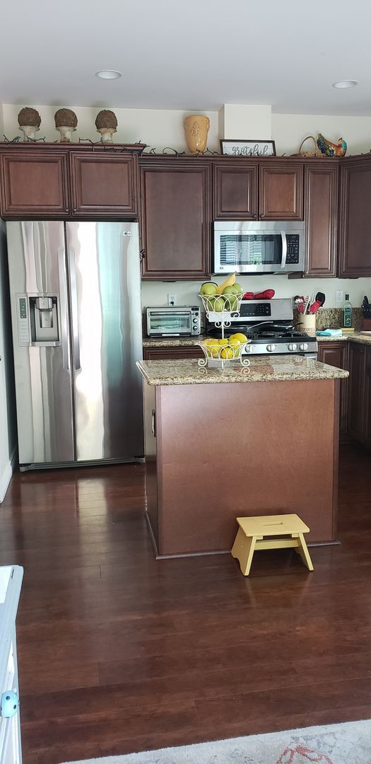 Building Photo - Rare Discovery Hills Gem – 3 Bedroom Home with Serene Backyard Oasis