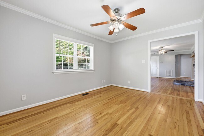Building Photo - Modern Updates in this Classic 3bedroom/2.5 Bath Home in Erwin