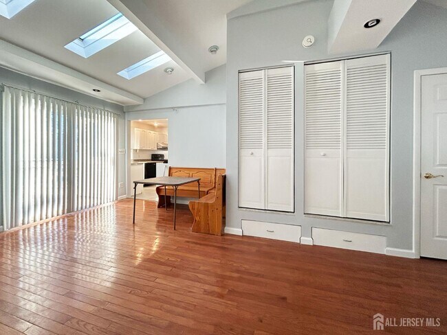 Building Photo - 122 Vineyard Rd