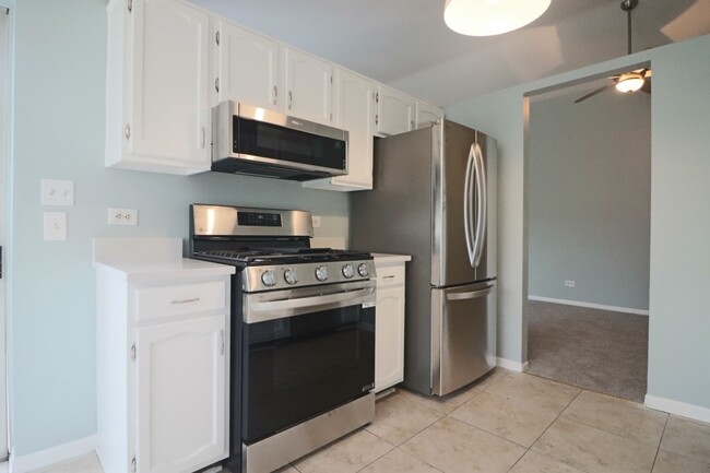 Building Photo - 1520 Commodore Ln