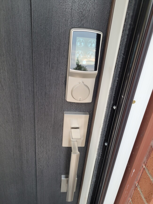 Keyless entry. Coded, fingerprint, and remote unlock - 1550 Oak Ct