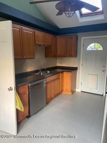 Building Photo - 1404 Unami Ave