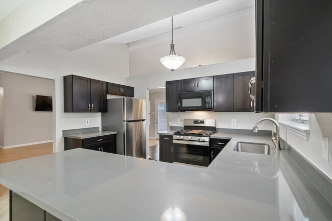 Building Photo - 3318 Golden Willow Dr