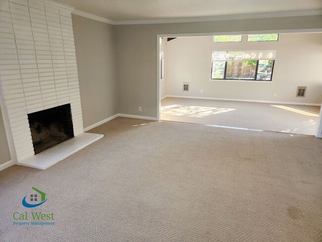 Building Photo - $6295 - Spacious 4 Bed/2 Bath Los Gatos Home with Air Conditioning/Award Winning Schools