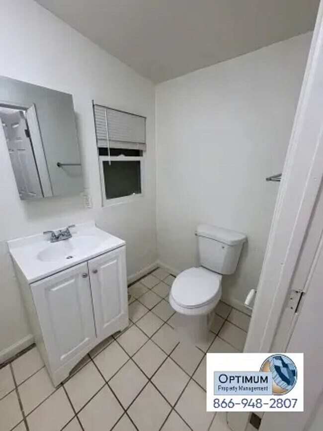 Building Photo - 15755 Cottonwood St