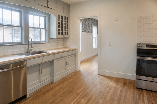 Building Photo - 1320 N 9th St