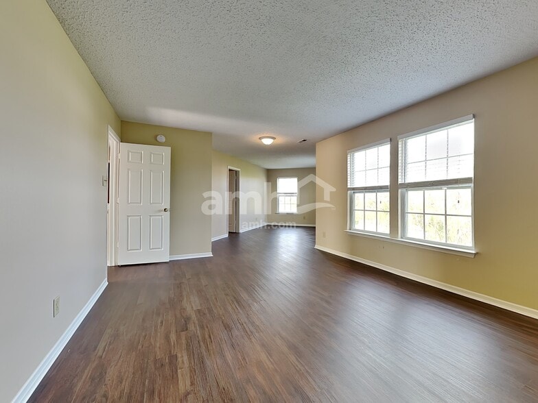 Building Photo - 8330 S Rising Sun Dr
