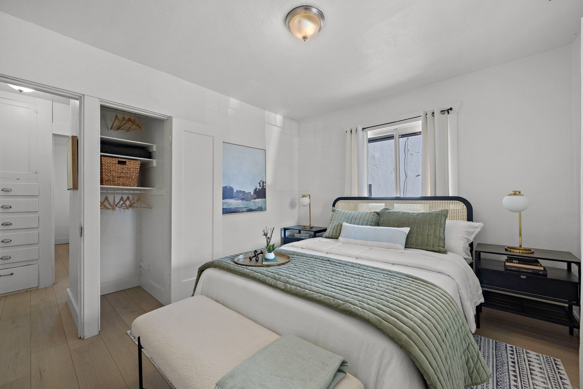 Building Photo - 370 W 400 S