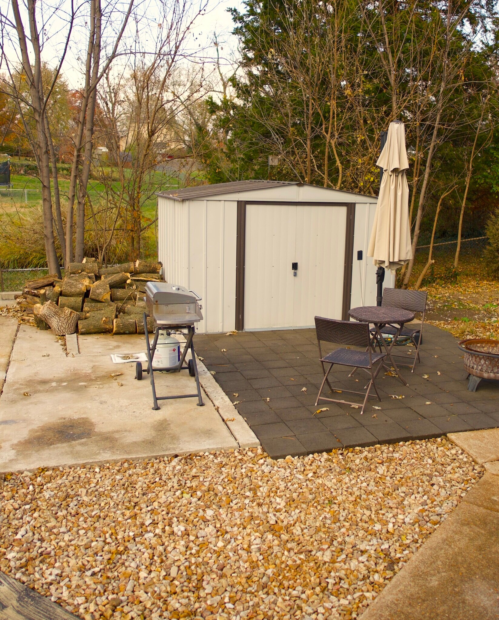 Private Patio with Grill & Fire Pit | Fenced Yard - 10207 Oak Ave