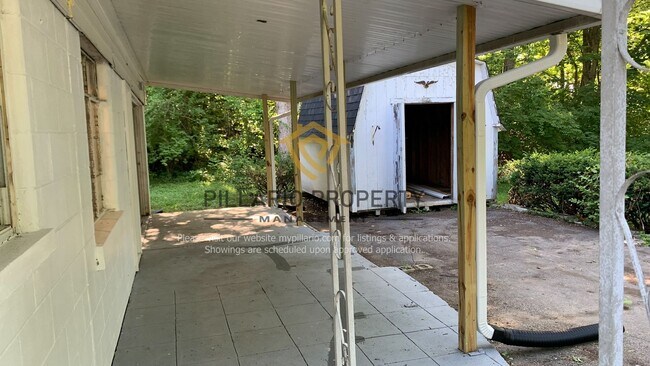 Building Photo - Newly Updated, 4 Bedroom  2 Bathroom Home ...