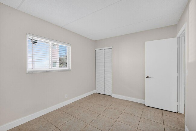 Building Photo - 821 Lighthouse Dr