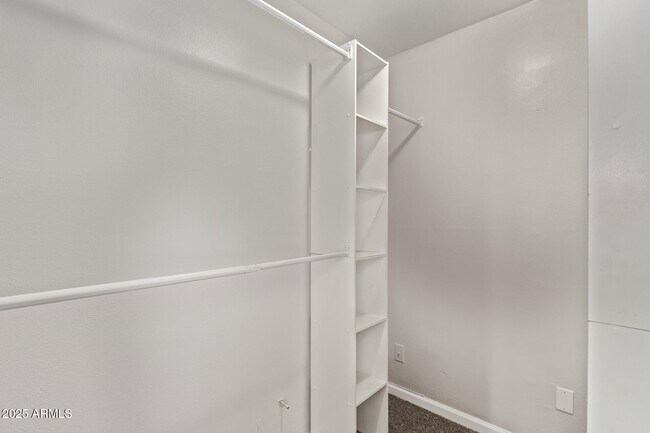 Building Photo - 3710 E Altadena Ave