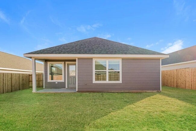 Building Photo - 1806 Dogwood Dr