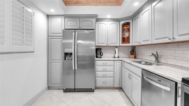 Building Photo - 400 Ocean Trail Way