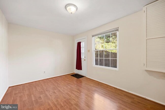 Building Photo - 8439 Lazy Creek Ct