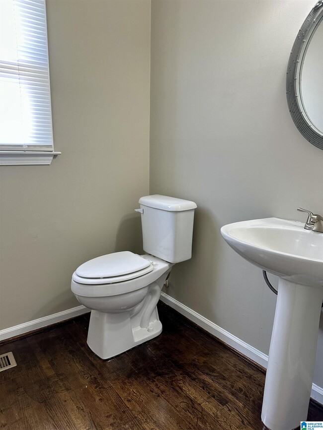 Building Photo - 515 Meadow Ridge Cir