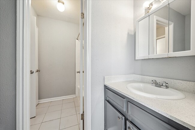 Building Photo - 3115 Falk Ct