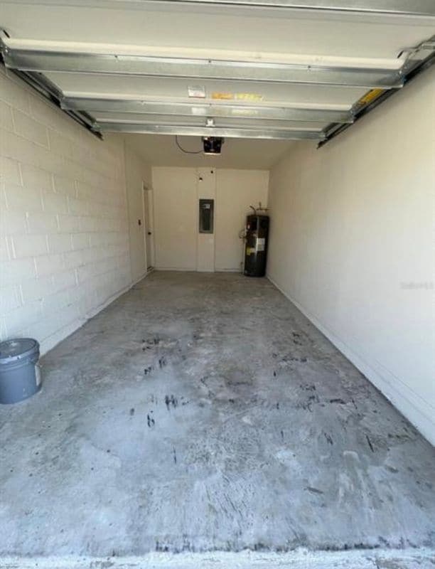 Building Photo - 733 Stoney Pointe Cir