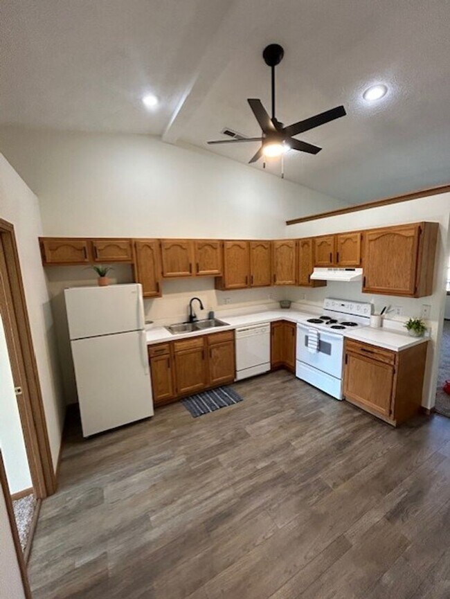 Building Photo - Updated Ranch with 2 Bedrooms, 1 Bath, and 1-Car Attached Garage in Troy, Ohio - Your Perfect Hom...