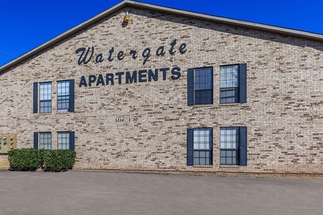 Primary Photo - Watergate Apartments