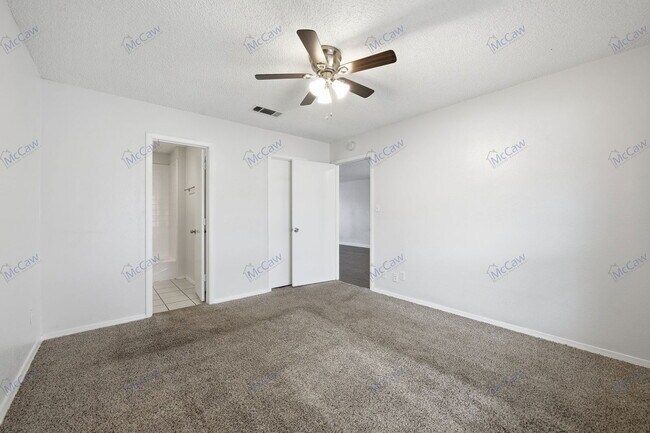 Building Photo - 2728 Westchester Dr