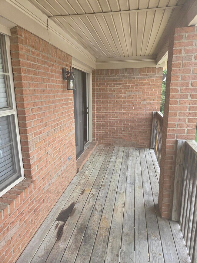 Building Photo - 402 Dabney Dr