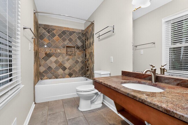 Building Photo - Gorgeous 3 Bedroom Home in Walnut Creek!!