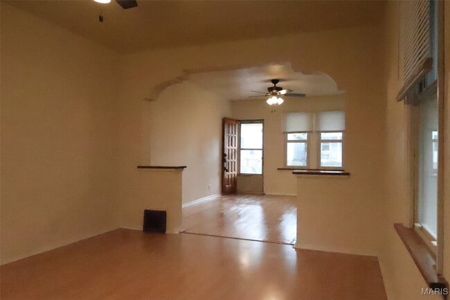 Building Photo - 6418 Hoffman Ave