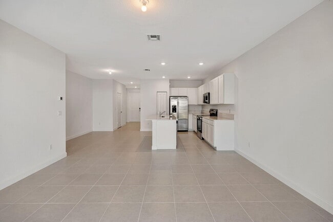 Building Photo - 539 Rivergrass St