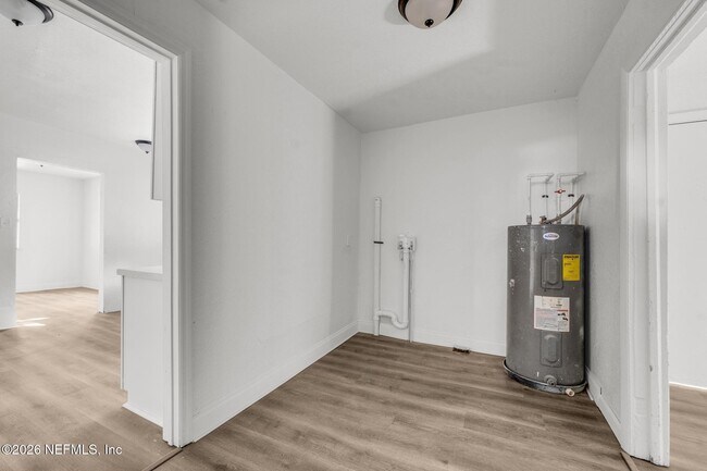 Building Photo - 2816 Mars St