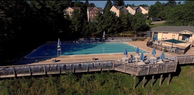 Building Photo - 10394 Meadowhead Cir