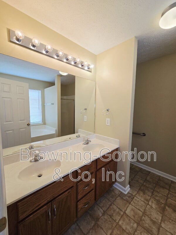 Building Photo - 701 Warmstone Ct