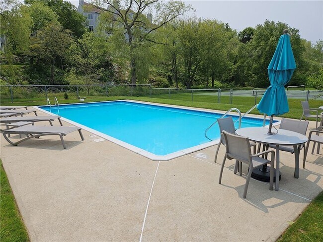 Building Photo - 15 Hammersmith Rd