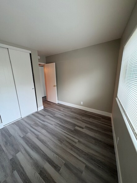 Building Photo - 303 Lee St