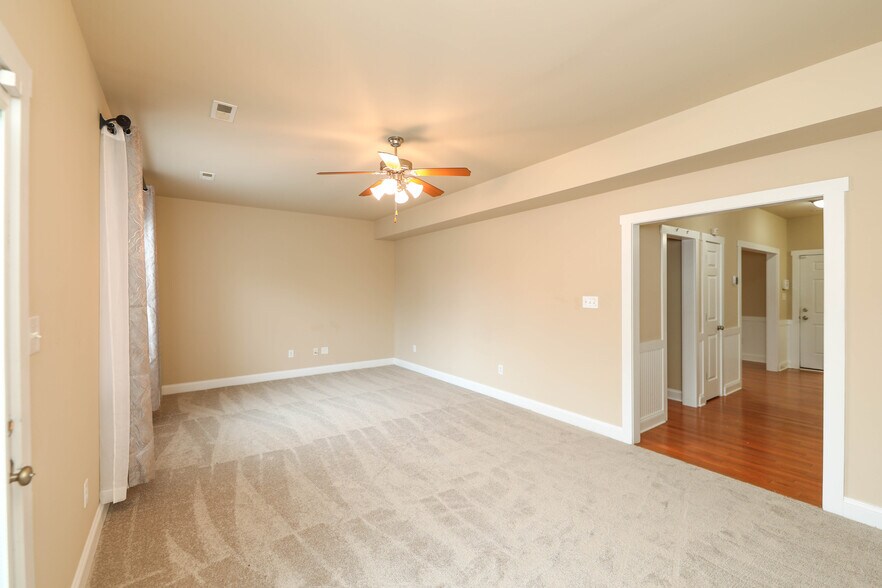 Building Photo - 328 Marquette Ct