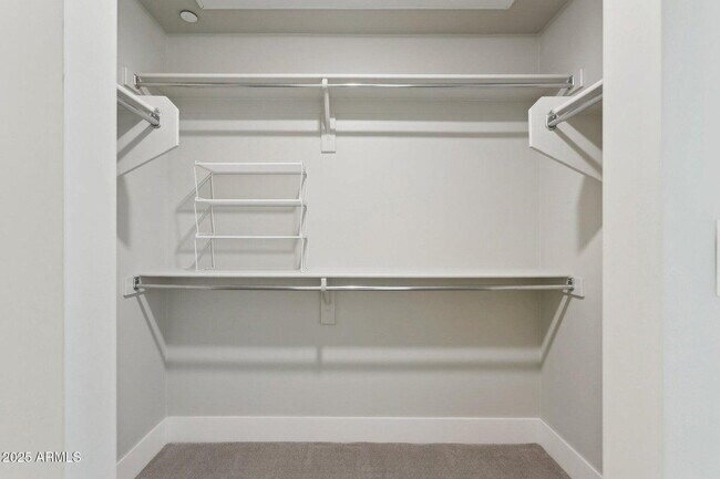 Building Photo - 1400 E Bethany Home Rd