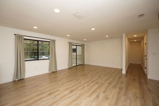 Building Photo - Updated Home in Rocky Bayou