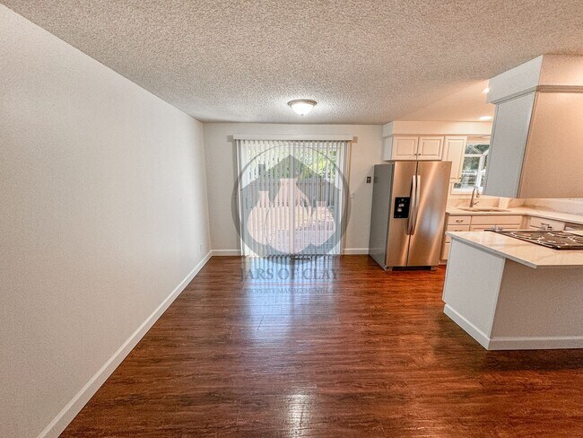 Building Photo - Single Level House- READY TO RENT!!!!