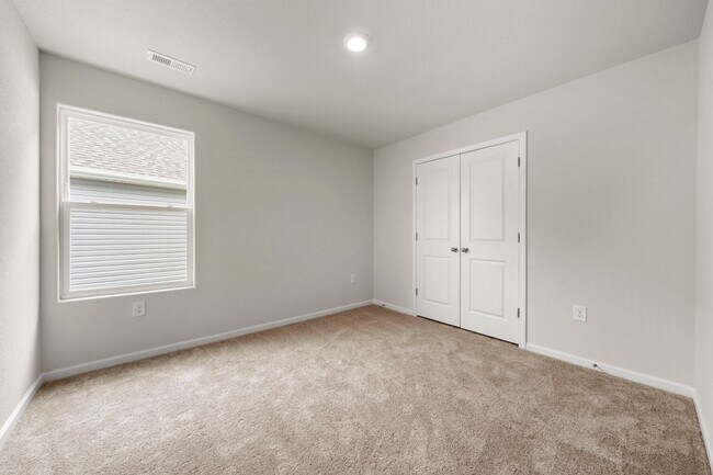 Building Photo - Brand New 4BR home in Great location!