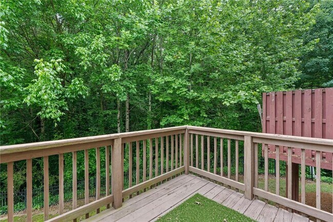 Building Photo - 6720 Stoneleigh Way