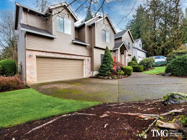 Building Photo - Grand 5+ Bedroom Home in Desirable Garden Home- Raleigh Hills Location with 2800 Sq Ft!