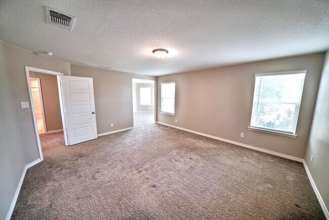 Building Photo - Beautiful 3-Bedroom Home with Flex Space i...