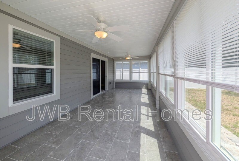 Building Photo - 13797 Holsinger Blvd