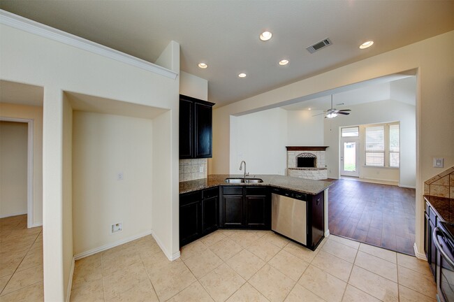 Building Photo - 606 Dunlavy Ln