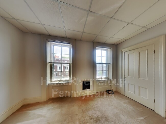 Building Photo - 118 S Hanover St