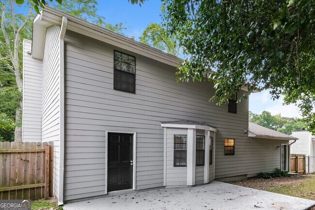 Building Photo - 2127 Atkinson Ln